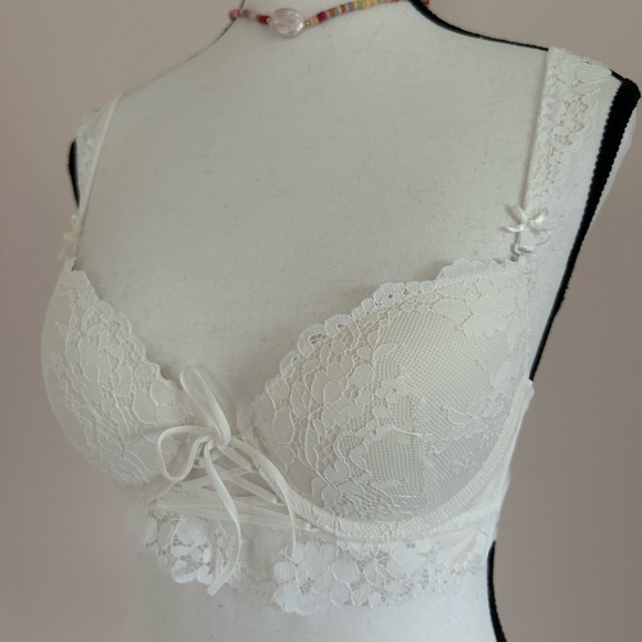 NEW Seamless White Lace Sculpting Bra - Picture 6 of 10